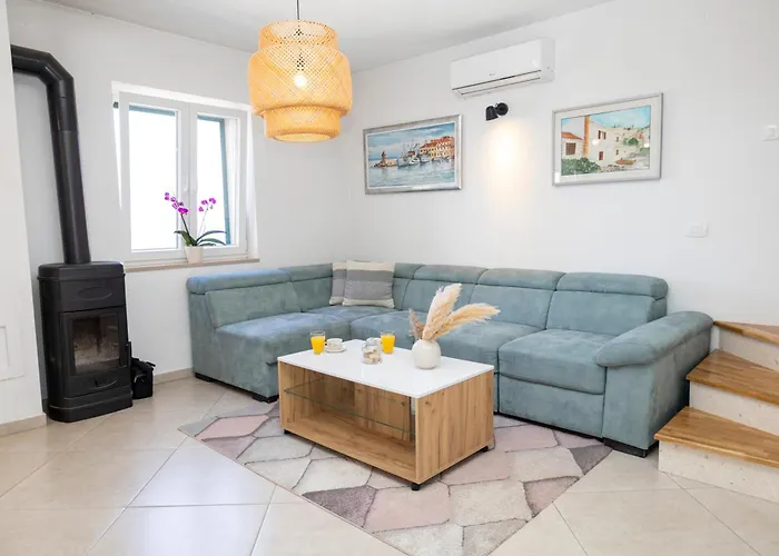 بيت للعطل House Mila